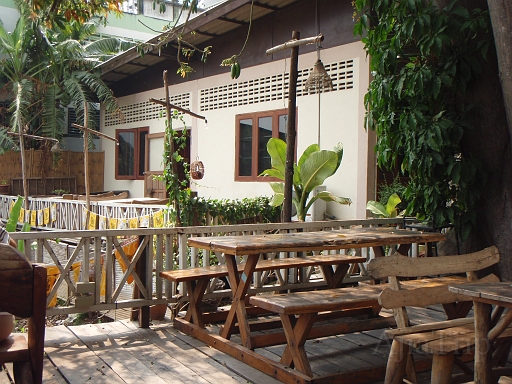 GH Restrant.JPG - �������ȃJ�t�F�@��̓��C�u���E�E�E